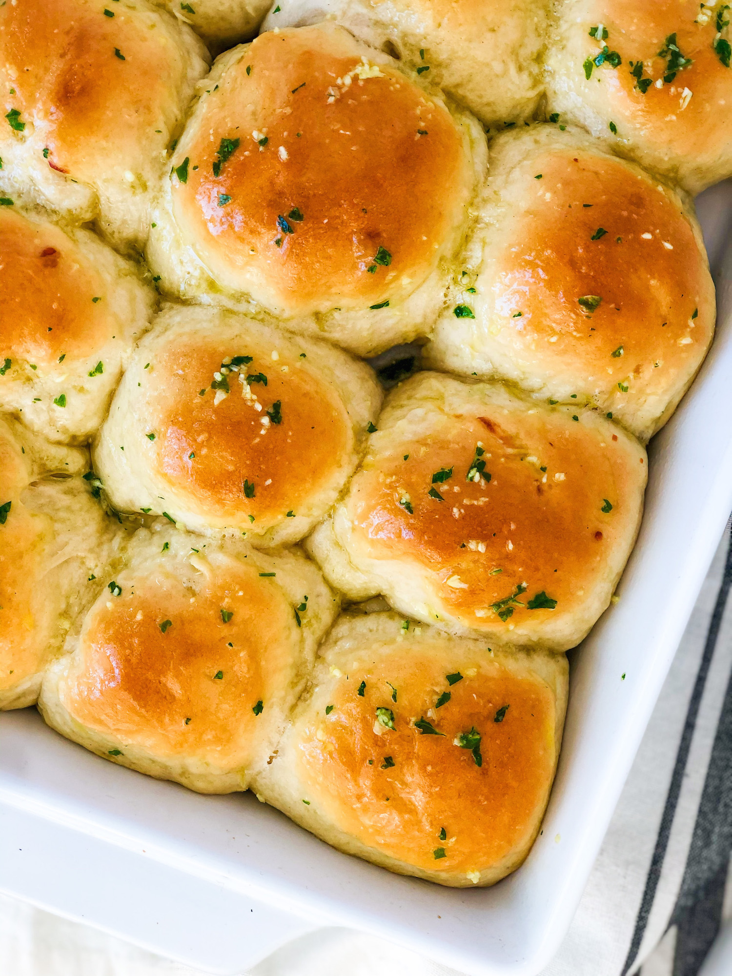 Garlic Parmesan Dinner Rolls Recipe - Fetty's Food Blog